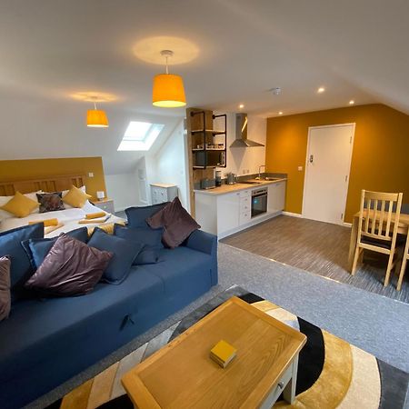 Modern Studio Apartment Set Beneath The Black Mountains A Stones Throw From The Offas Dyke Path Clodock Ngoại thất bức ảnh