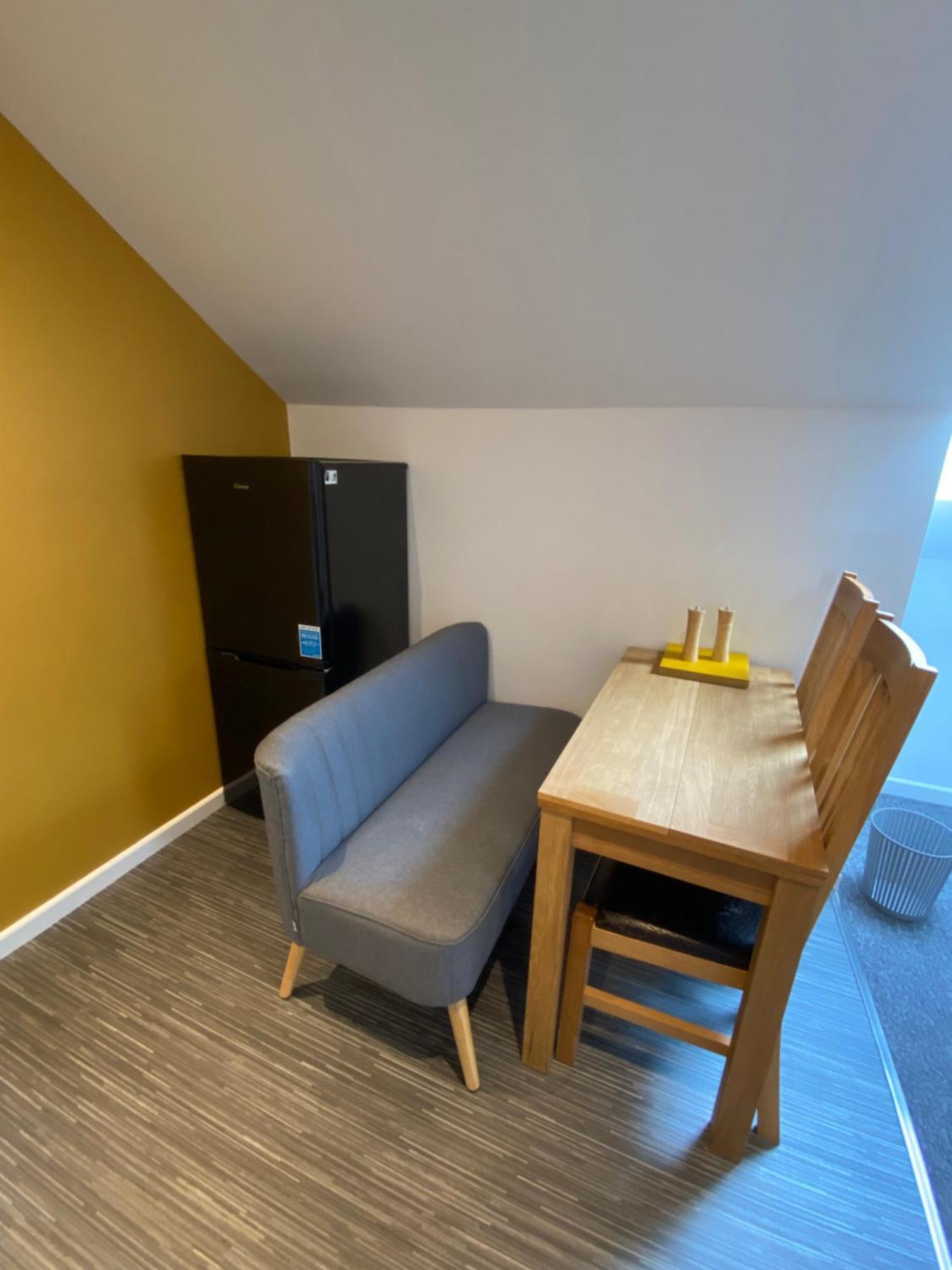 Modern Studio Apartment Set Beneath The Black Mountains A Stones Throw From The Offas Dyke Path Clodock Ngoại thất bức ảnh